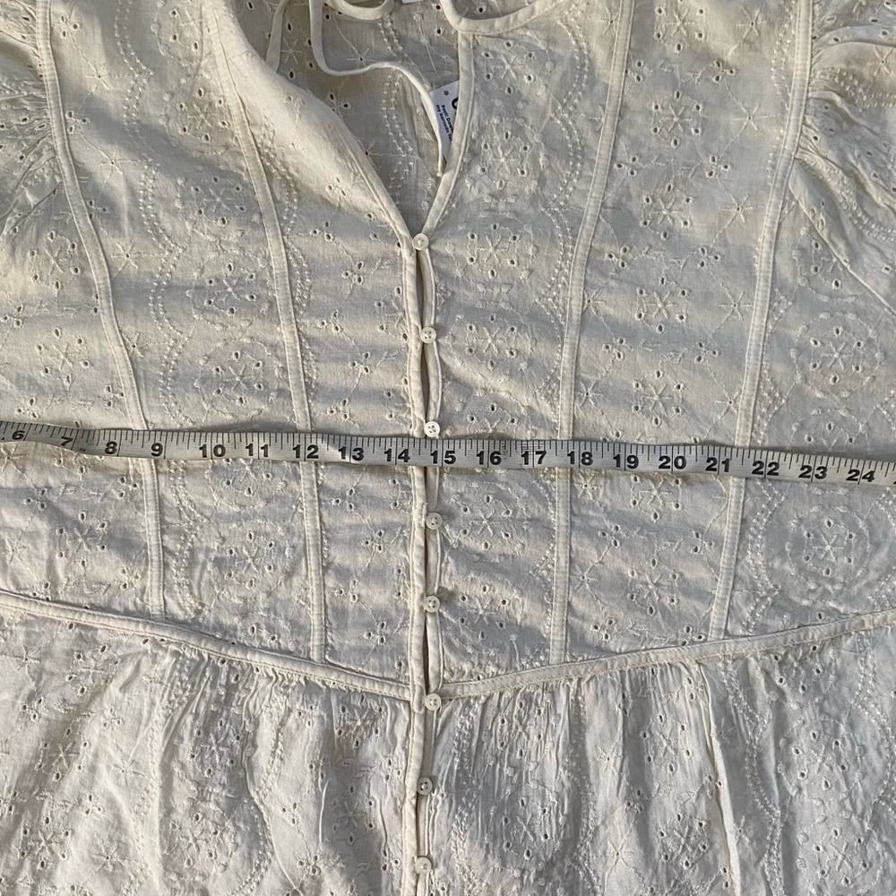 NWT - Old Navy Oversized Blouse with Embroidery Details- Size: 3X - Picture 8 of 16